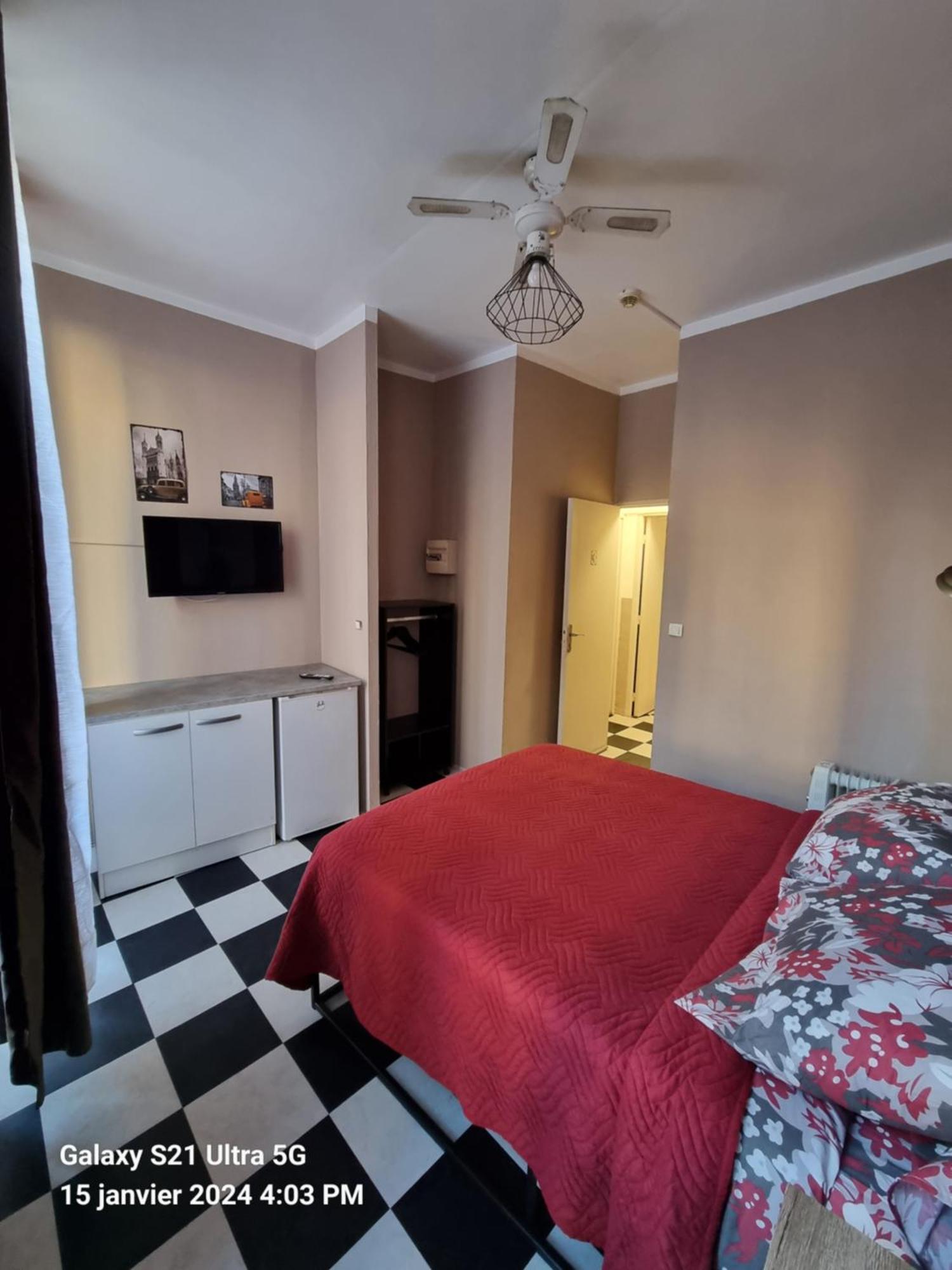 Hotel Des Allees Марсель Номер фото